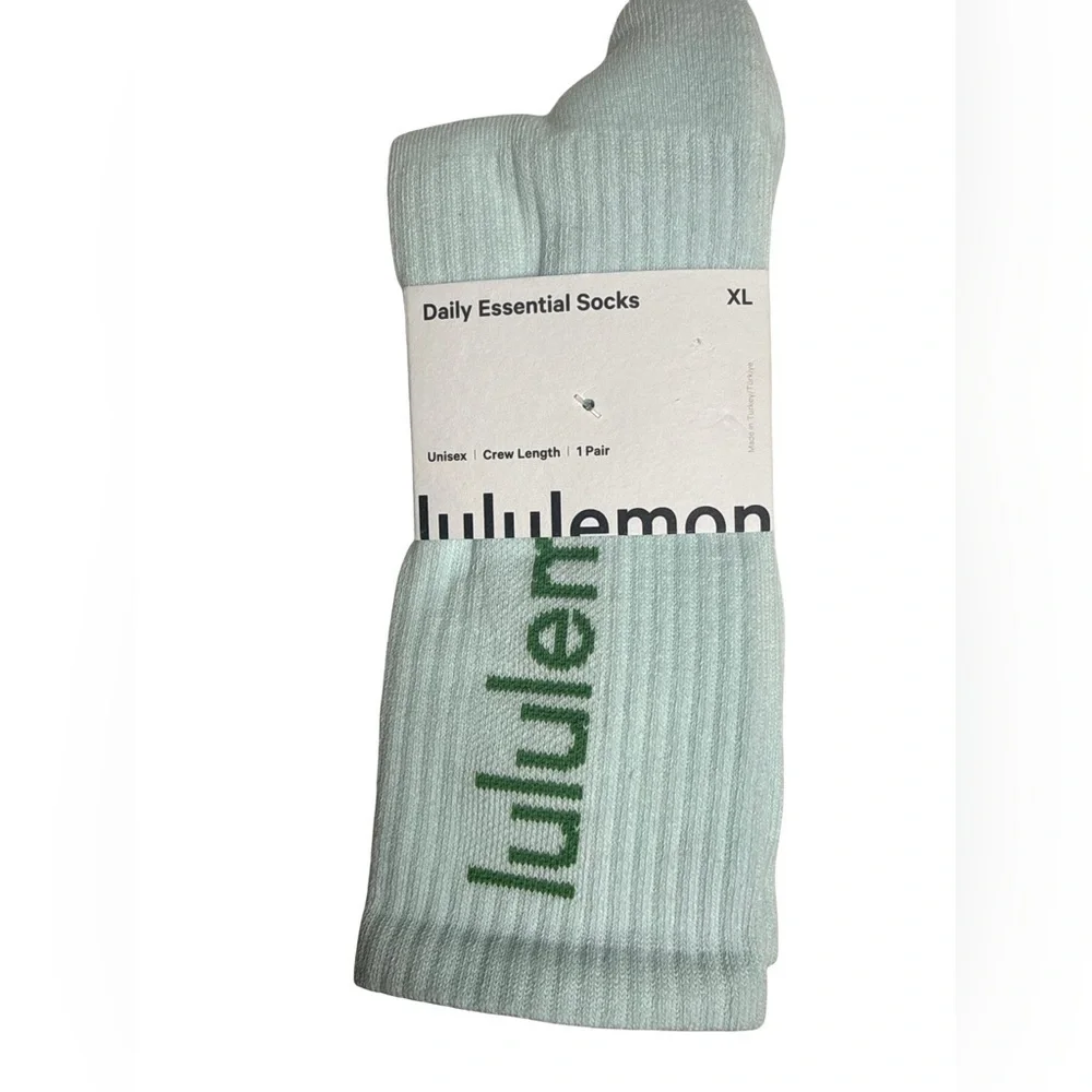 Lululemon Daily Essential Crew Socks XL NWT Mint Green Unisex